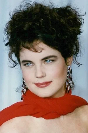 Elizabeth McGovern profile