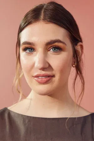 Sophie Nélisse profile