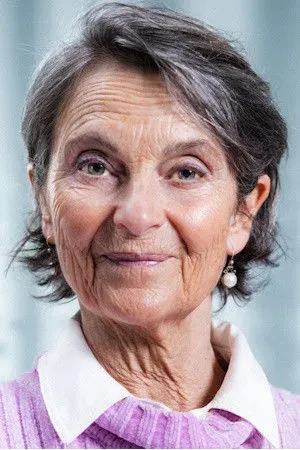 Suzanne Reuter profile