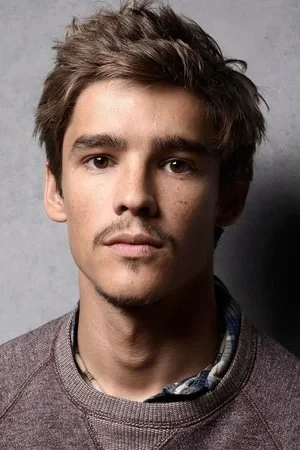 Brenton Thwaites profile