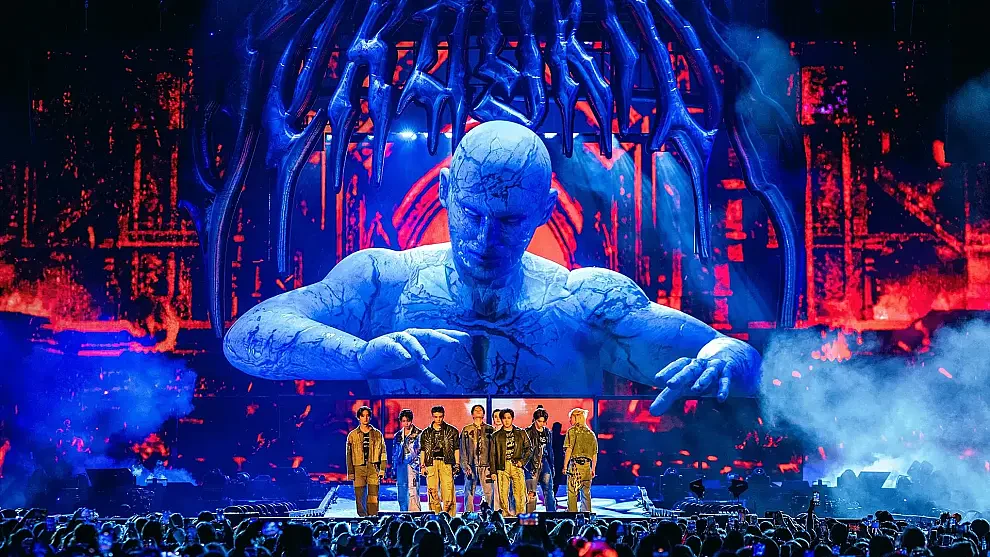 Stray Kids: The dominATE Experience Top bg